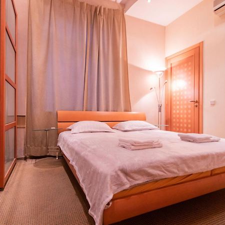 Апартаменти 3-Кімнатні, Метро Хрещатик Киев Экстерьер фото