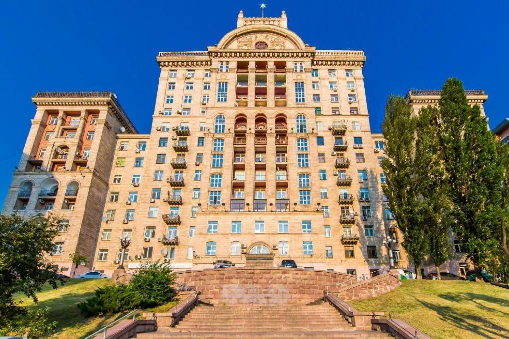 Апартаменти 3-Кімнатні, Метро Хрещатик Киев Экстерьер фото